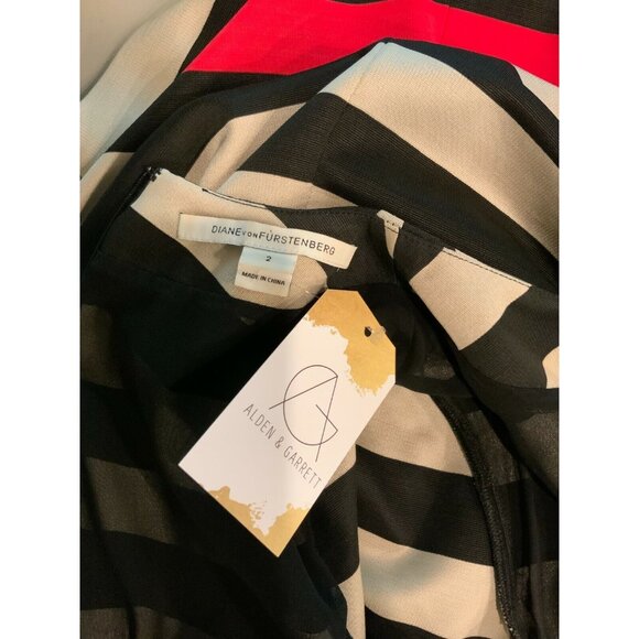 Diane Von Furstenberg Blue & Gray Striped Short Sleeve Wiggle Dress, Size 2 - Picture 6 of 6